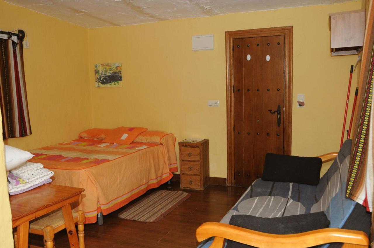 Camping Sierra De Las Nieves Yunquera Exterior foto