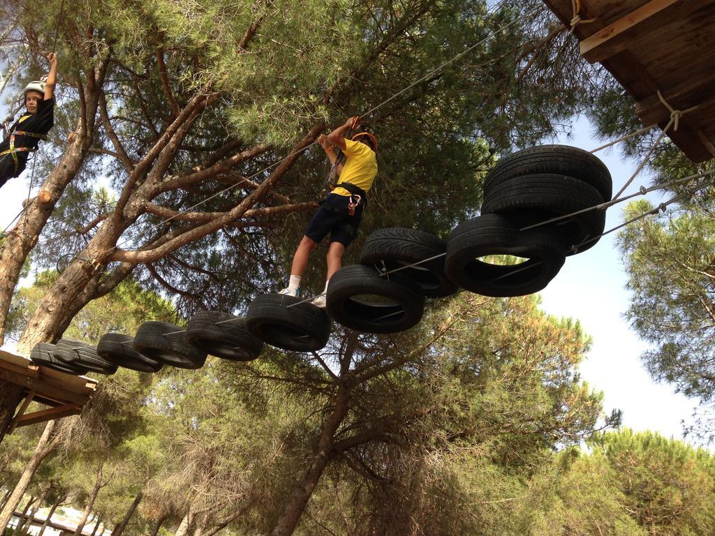 Camping Sierra De Las Nieves Yunquera Exterior foto
